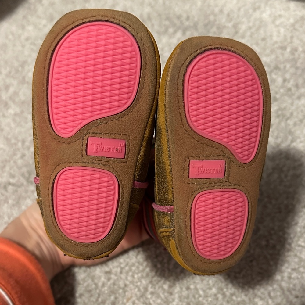 Baby Boot Slippers - Picture 5 of 5